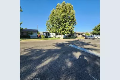 417 N O Street, Madera, CA 93637 - Photo 2