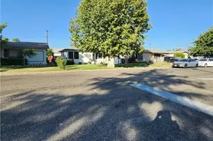 417 N O St, Madera, CA 93637 - Photo 2