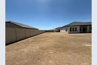 17055 Ta Wan Ka, Apple Valley, CA 92307 - Photo 8