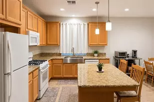 3215 S Meadowbrook St, Visalia, CA 93292 - Photo 4