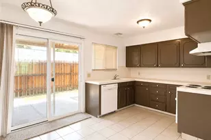 3749 N Fruit, Fresno, CA 93705 - Photo 10
