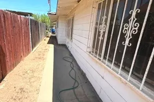 228 Yale, Coalinga, CA 93210 - Photo 8