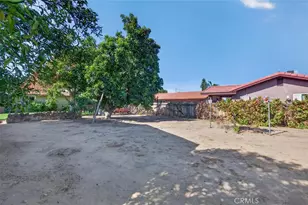 75 W Sierra, Clovis, CA 93612 - Photo 34