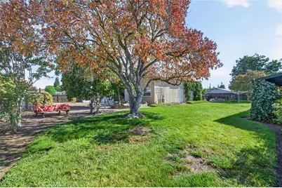 75 W Sierra, Clovis, CA 93612 - Photo 30