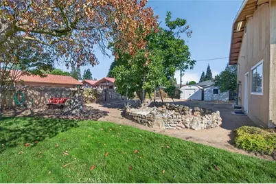 75 W Sierra, Clovis, CA 93612 - Photo 32