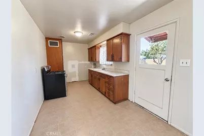 180 E Warner Avenue, Fresno, CA 93710 - Photo 8