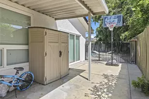 649 W Ashcroft, Clovis, CA 93612 - Photo 14
