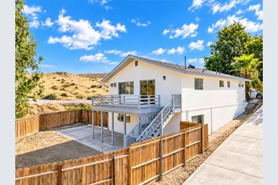 522 Garfield Avenue, Taft, CA 93268 - Photo 2