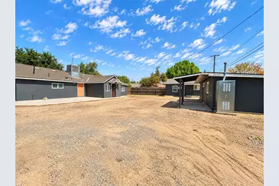 141 W Ashlan Avenue, Fresno, CA 93705 - Photo 58