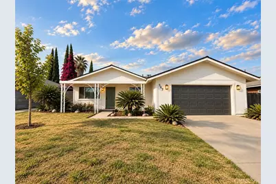 587 Sunset Street, Kingsburg, CA 93631 - Photo 1