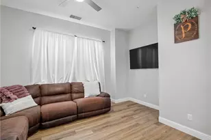 2070 Solig, Kingsburg, CA 93631 - Photo 8