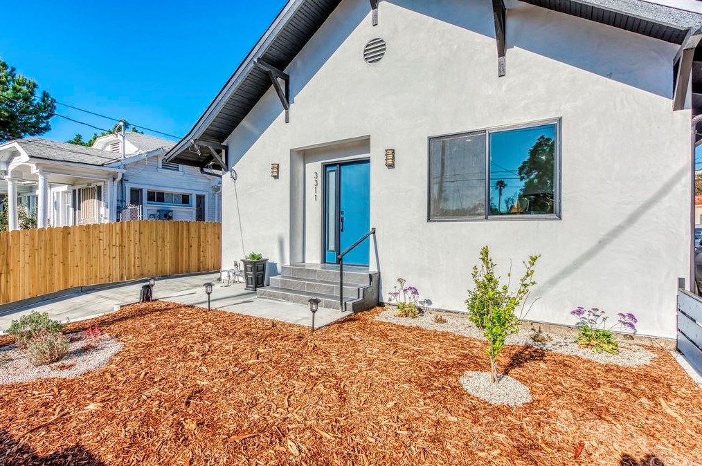 3311 London St, Los Angeles, CA 90026-3704