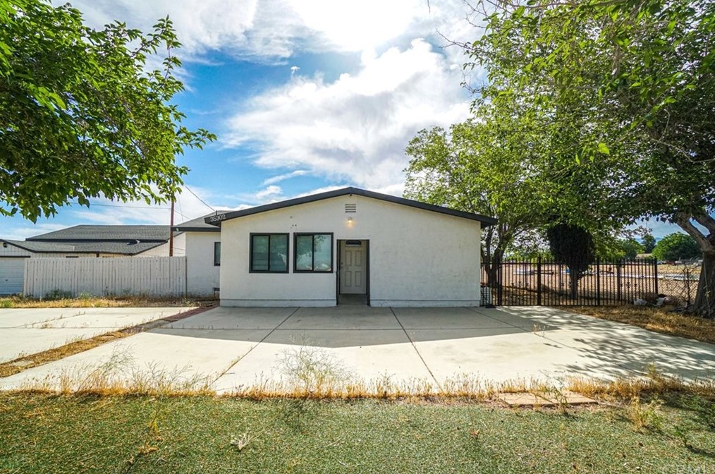 35302 82nd St E, Juniper Hills, CA 93543