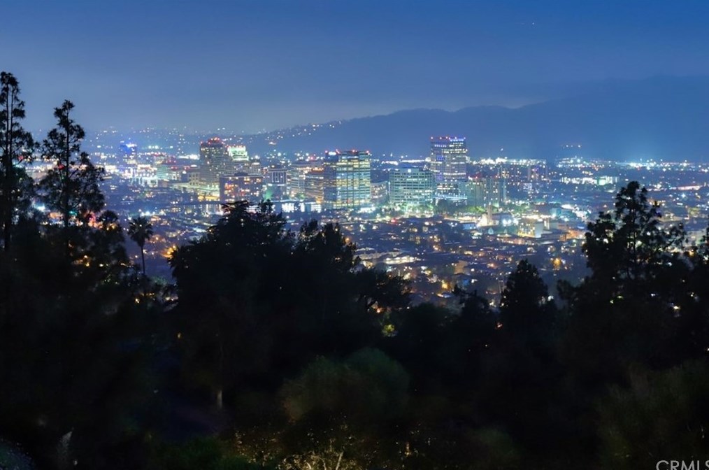 1558 Remah Vista Dr, Glendale, CA 91207