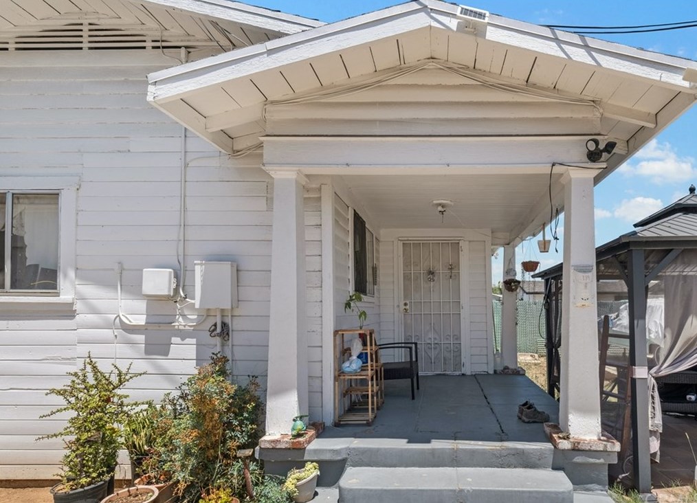 139 Townsend Ave, Los Angeles CA  90063-2333 exterior