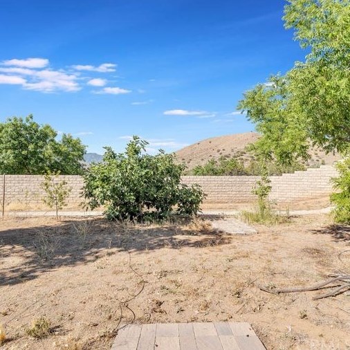 33411 Desert Rd, Acton CA  93510-1370 exterior