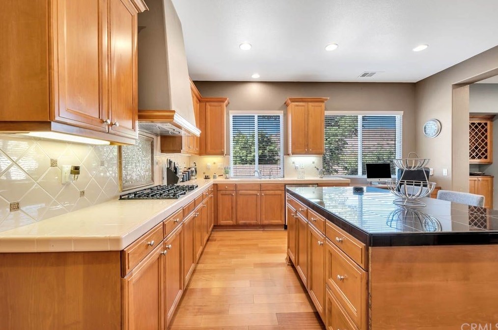 33411 Desert Rd, Acton CA  93510-1370 exterior