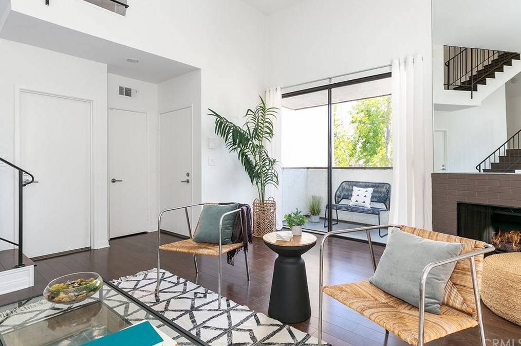 1832 Oak Tree Dr, Los Angeles, CA 90041-2066