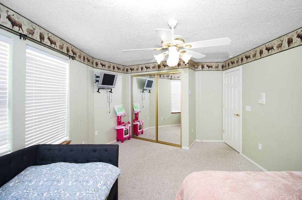 20767 Sunset Dr, Apple Valley CA  92308-5359 exterior