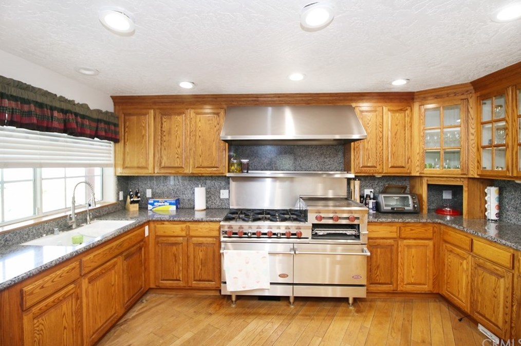 20767 Sunset Dr, Apple Valley CA  92308-5359 exterior