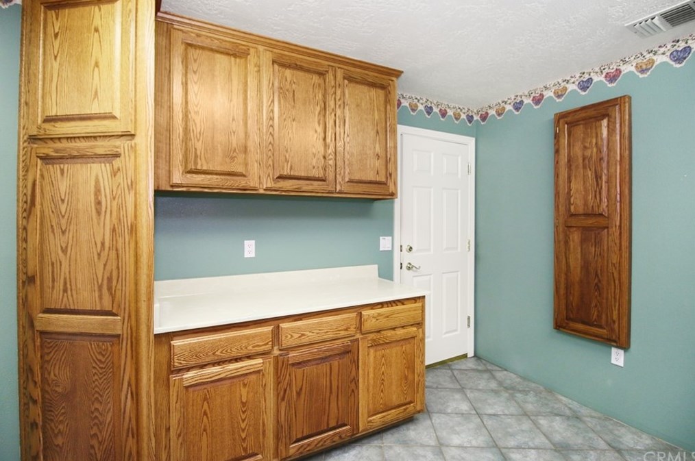 20767 Sunset Dr, Apple Valley CA  92308-5359 exterior