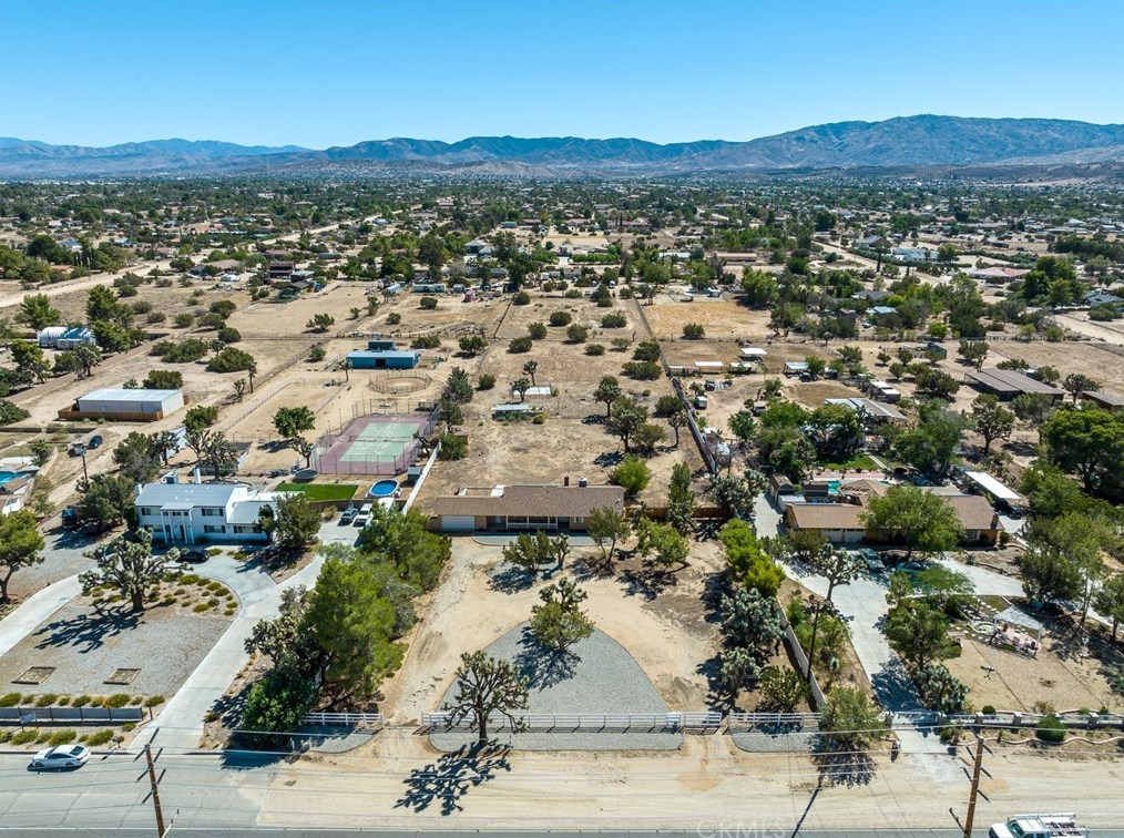 2302 Avenue, Palmdale CA  93551-2340 exterior