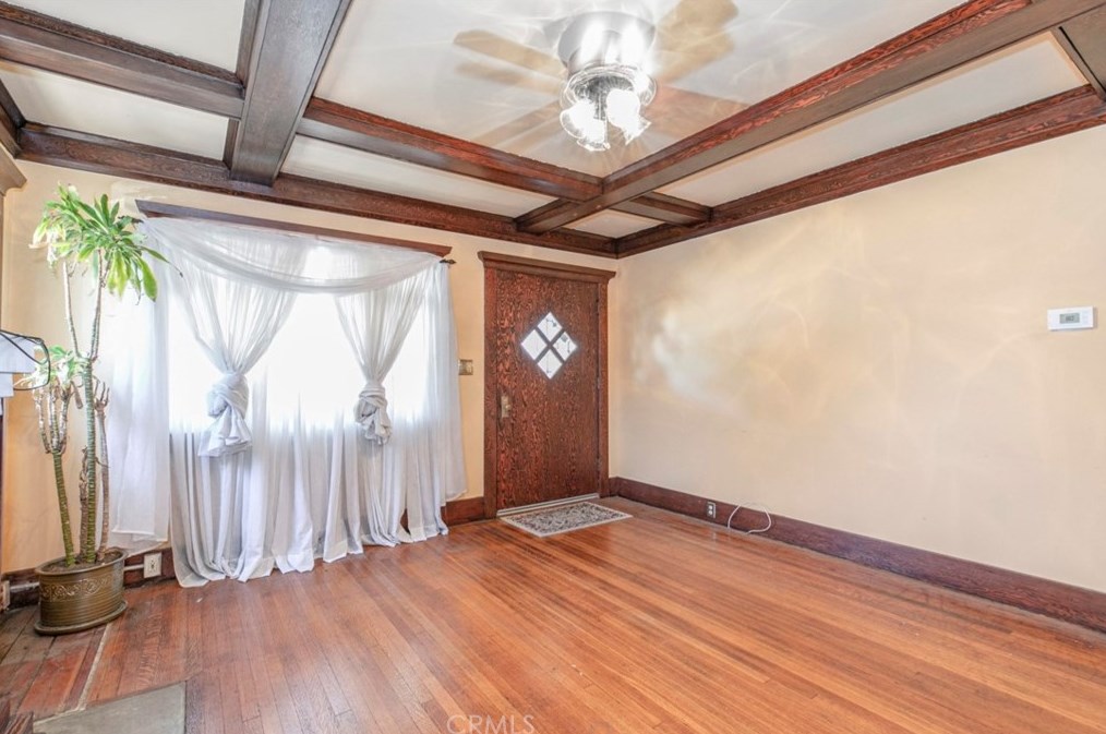 4620 2nd Ave, Los Angeles, CA 90043-1455