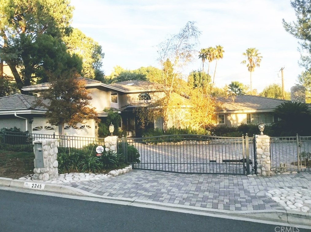 2245 Richey Dr, La Canada, CA 91011
