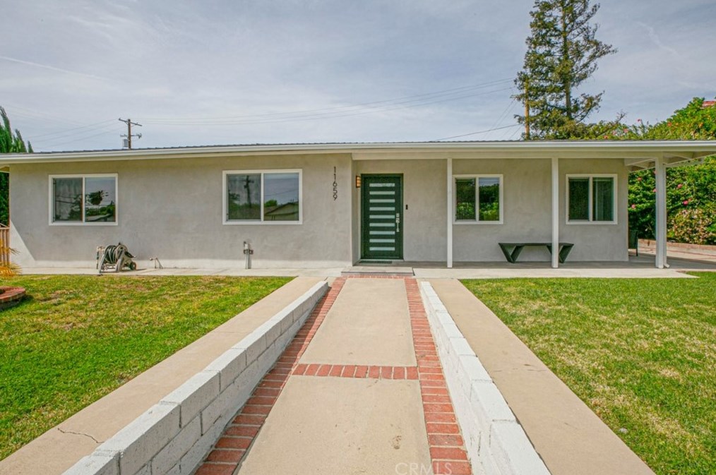 11659 Mclennan Ave., San Fernando, CA 91344