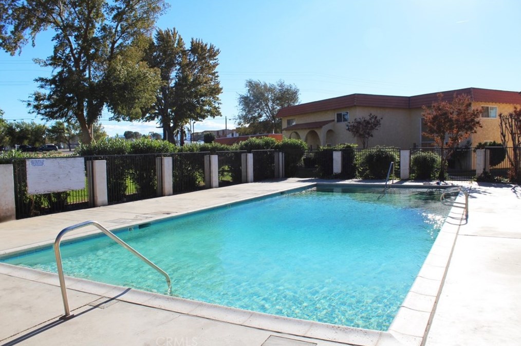 43631 Stanridge Ave, Lancaster, CA 93535