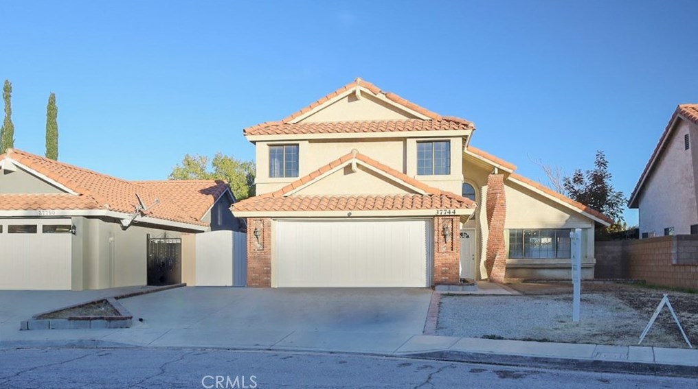 37744 Barrinson St, Palmdale, CA 93550-2400