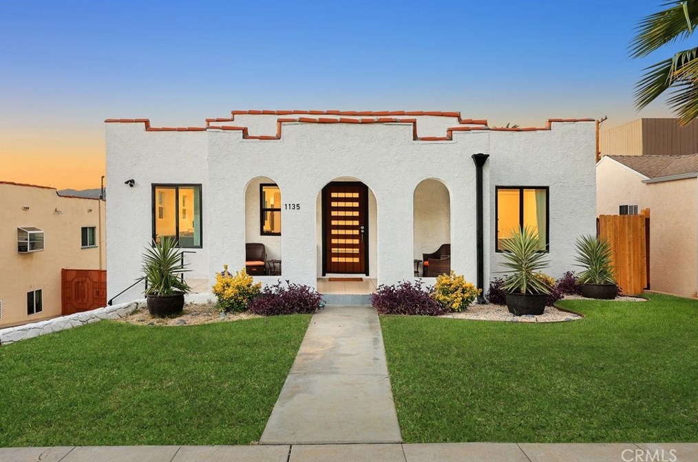 1135 Scofield Dr, Glendale, CA 91205