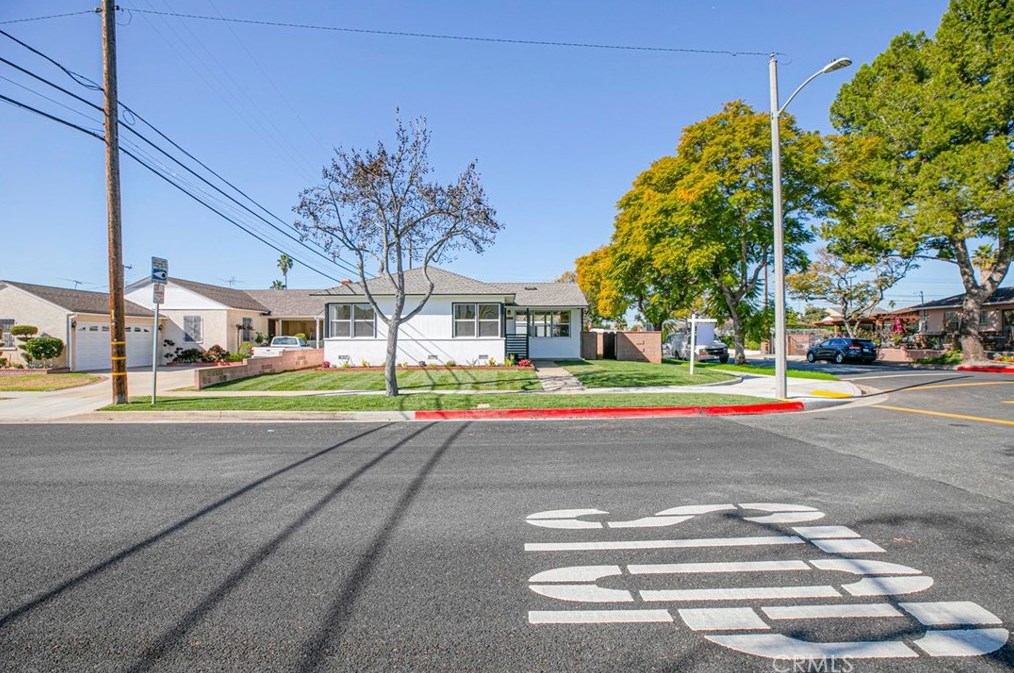 11603 Haas Ave, Hawthorne, CA 90250