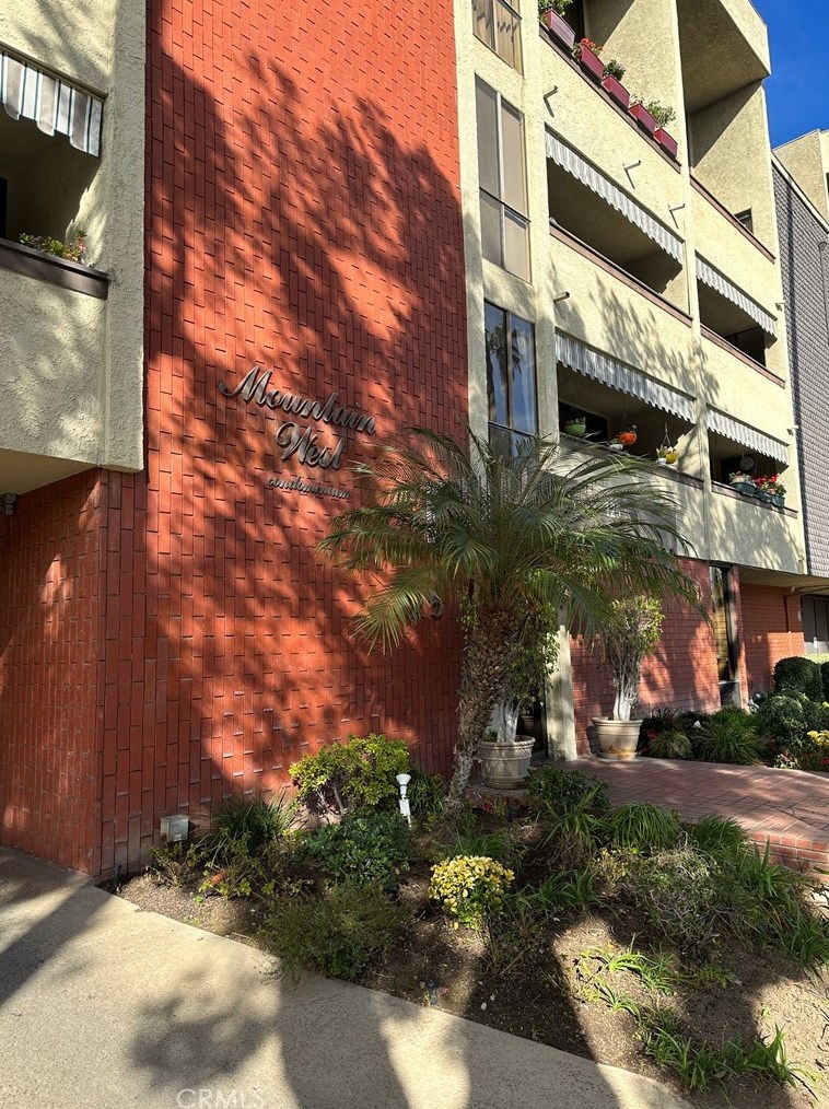 125 W Mountain St #205, Glendale, CA 91202