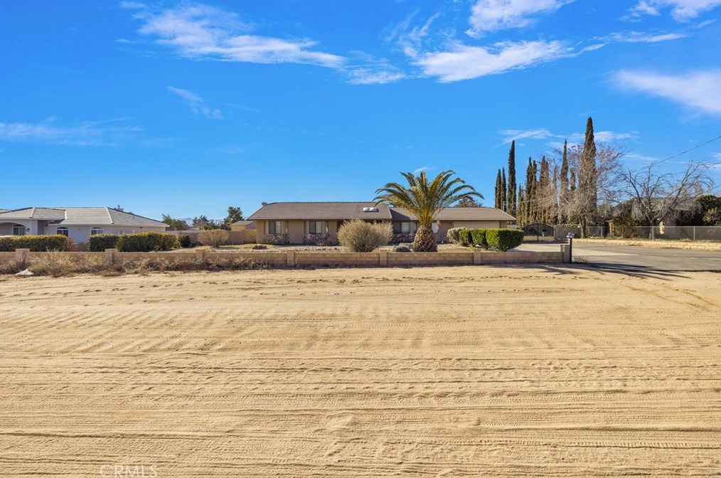 15593 Cactus St, Hesperia, CA 92345