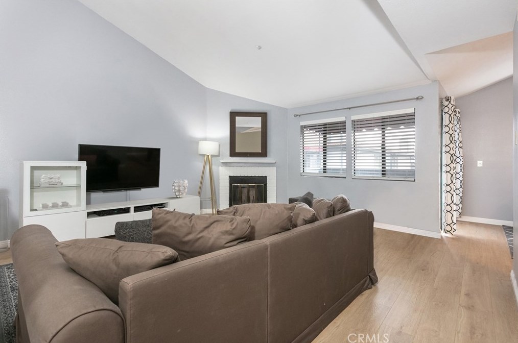 1255 N Los Robles Ave #15, Pasadena, CA 91104