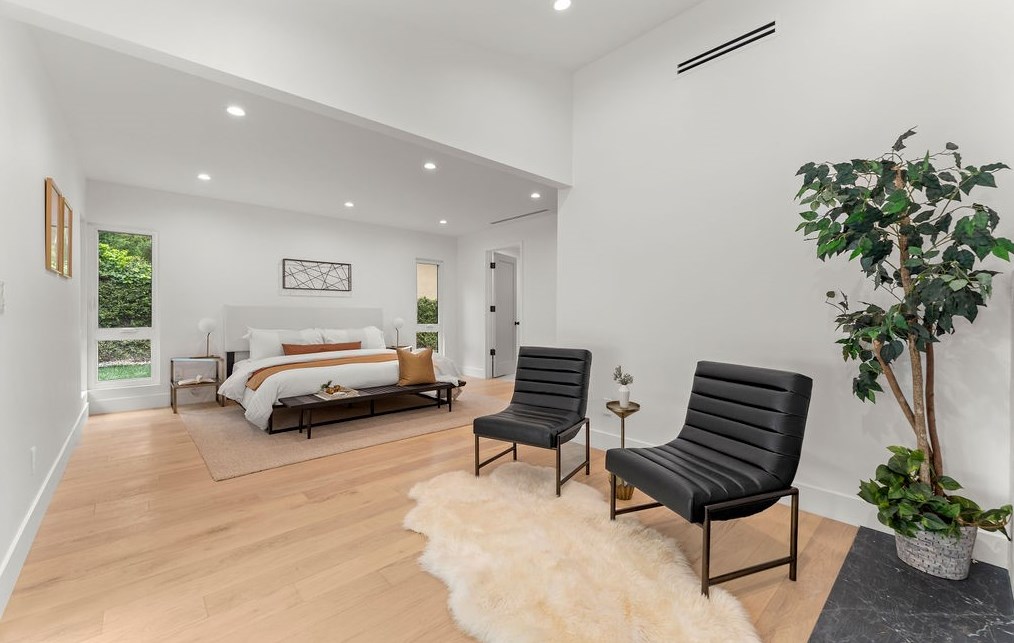 19136 Weston Pl, Los Angeles CA  91356-5040 exterior
