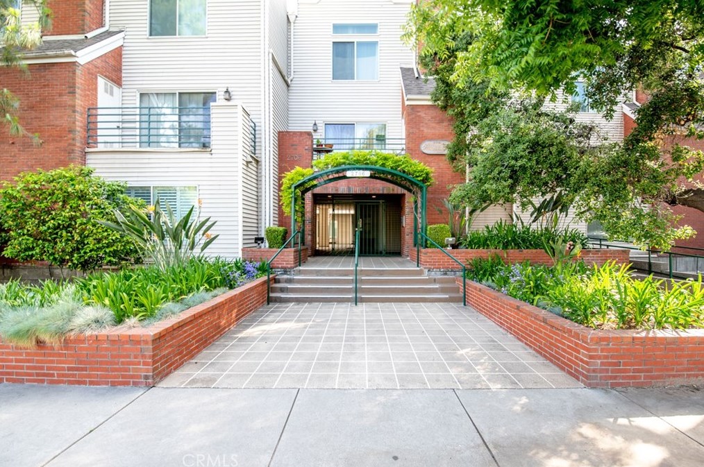 2706 Honolulu Ave #110, Montrose, CA 91020