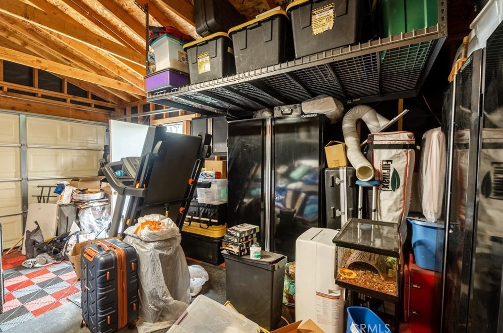 712 Century Blvd, Los Angeles CA  90044-4514 exterior