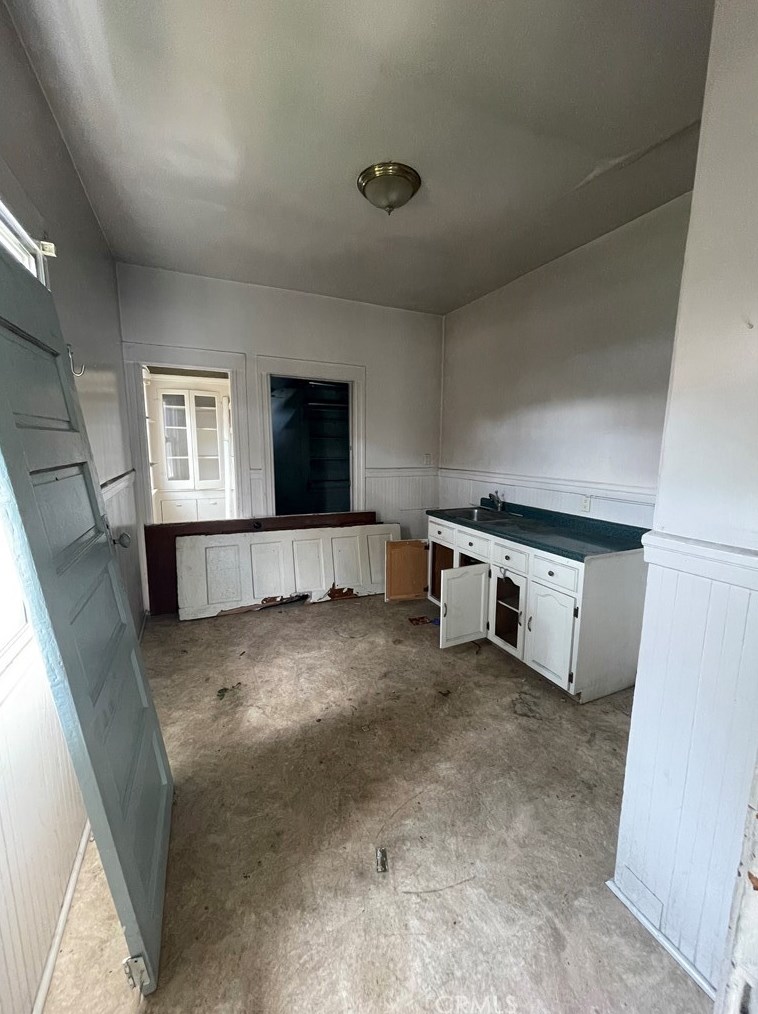 752 17th St, Los Angeles CA  90015-3456 exterior