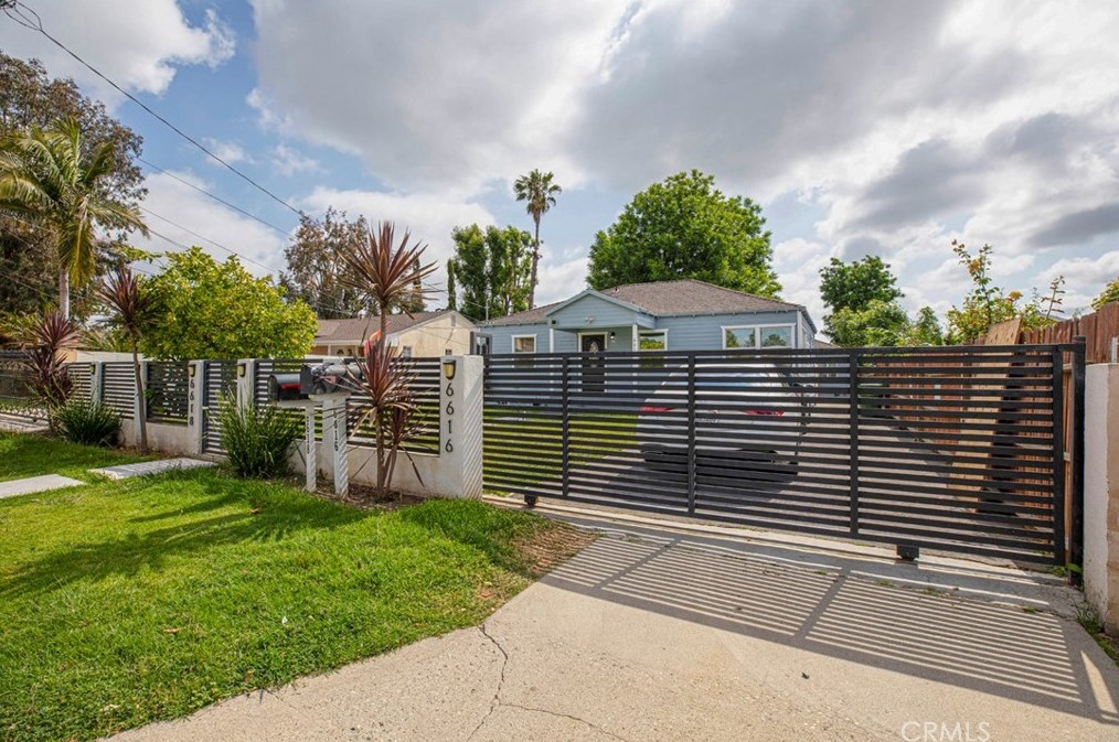 6618 Gaviota Ave, Van Nuys, CA 91406