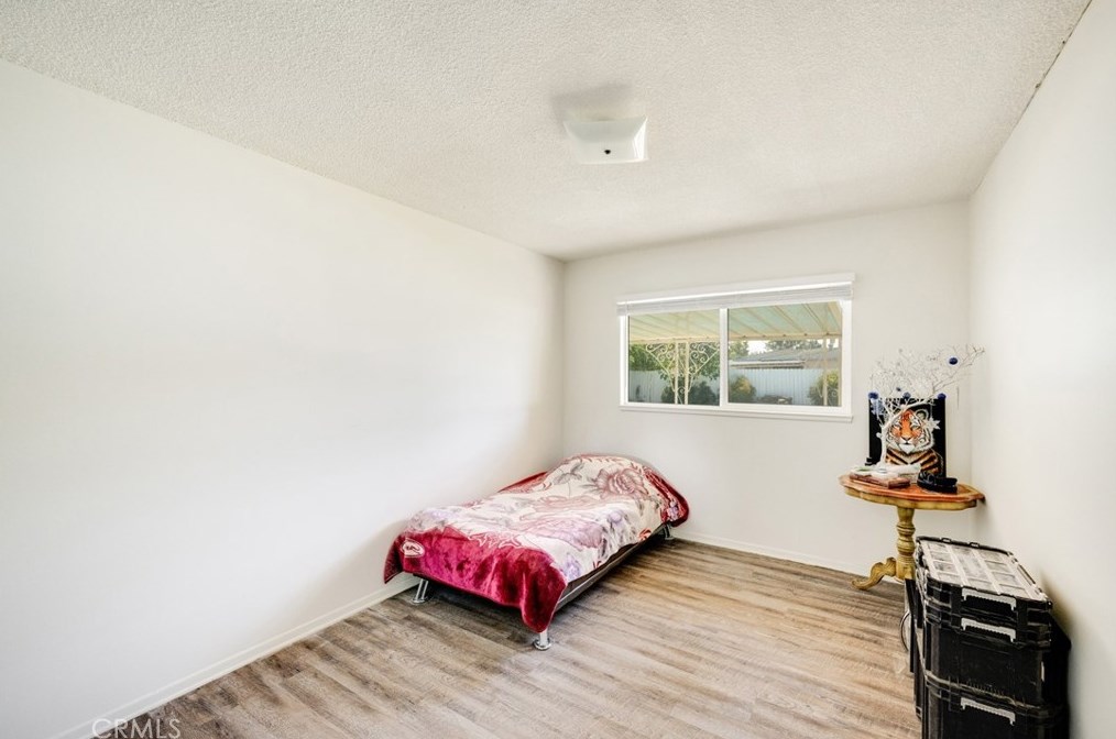 19558 Gault St, Los Angeles CA  91335-3623 exterior