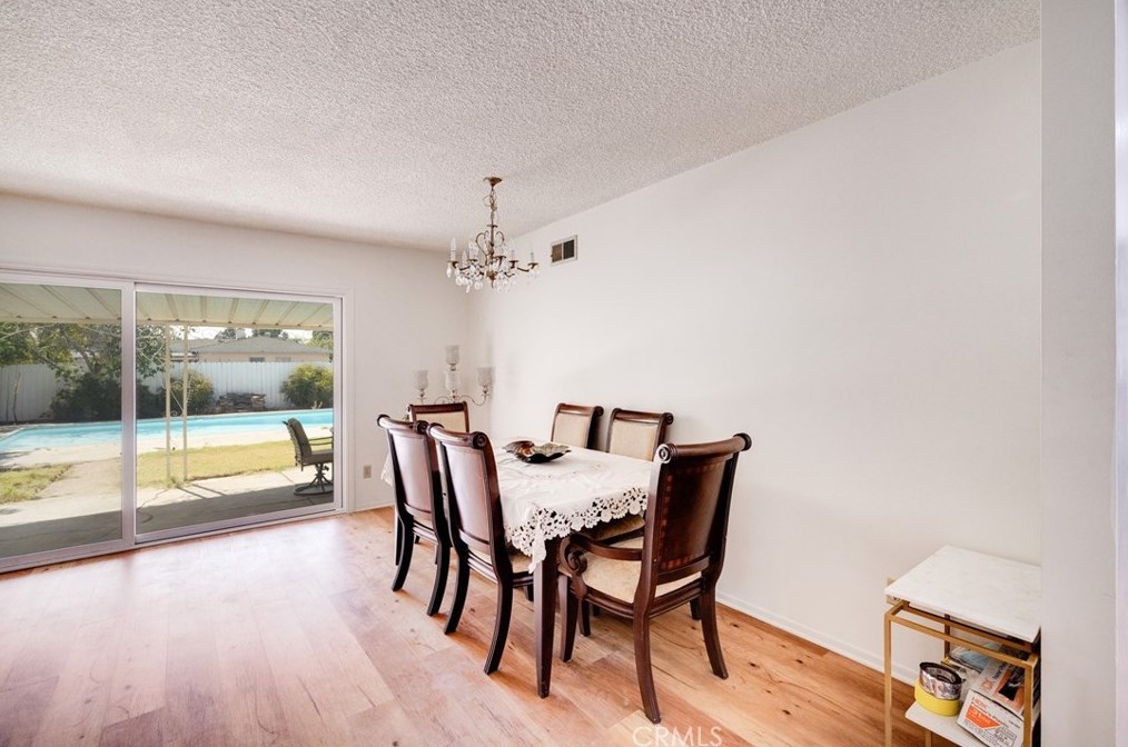 19558 Gault St, Los Angeles CA  91335-3623 exterior