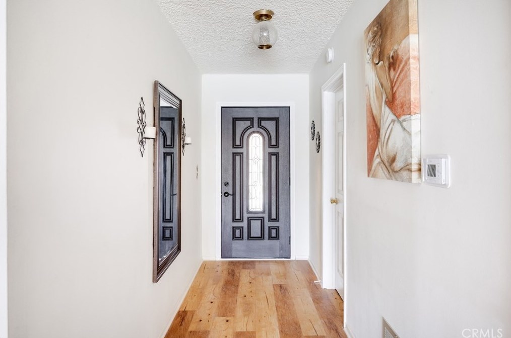 19558 Gault St, Los Angeles CA  91335-3623 exterior