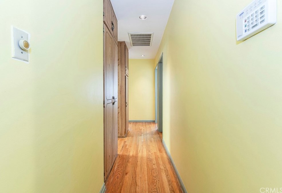 9271 Greenbush Ave, Los Angeles CA  91331-5903 exterior