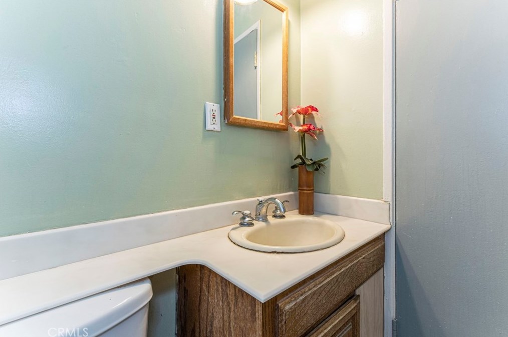 9271 Greenbush Ave, Los Angeles CA  91331-5903 exterior