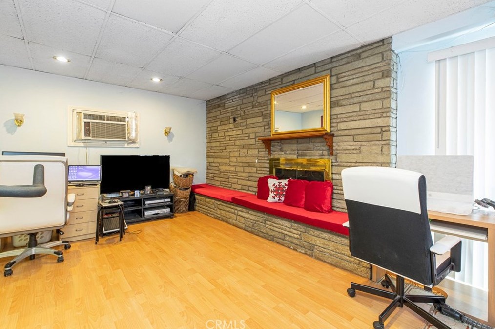 9271 Greenbush Ave, Los Angeles CA  91331-5903 exterior