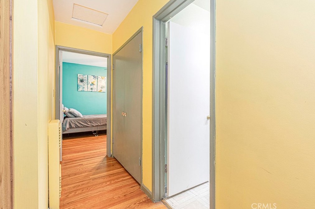 9271 Greenbush Ave, Los Angeles CA  91331-5903 exterior