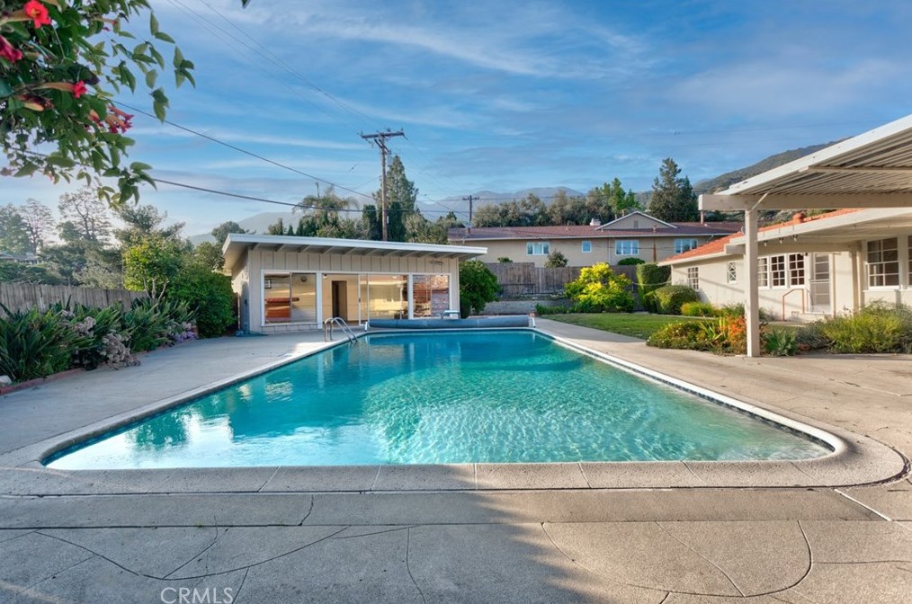 5211 Ocean View Blvd, La Canada, CA 91011