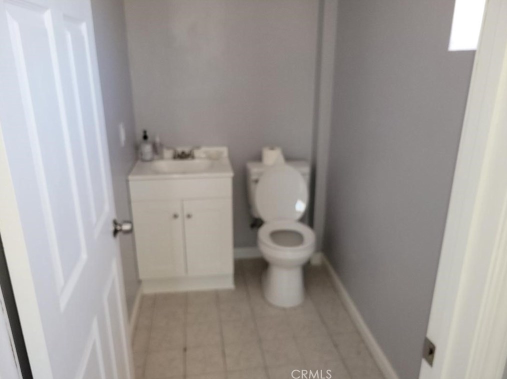 35058 72nd St, Juniper Hills, CA 93543-3211